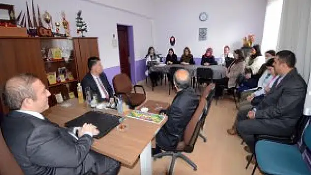 Kaymakam Karaman öğretmenlerle toplandı