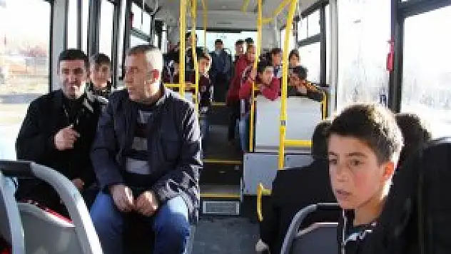 Başkale Belediyesi'ne yeni toplu taşıma araçı aldı