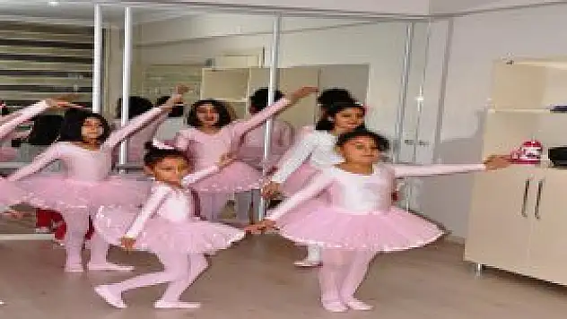 Tunceli'de çocuklar baleyle tanıştı