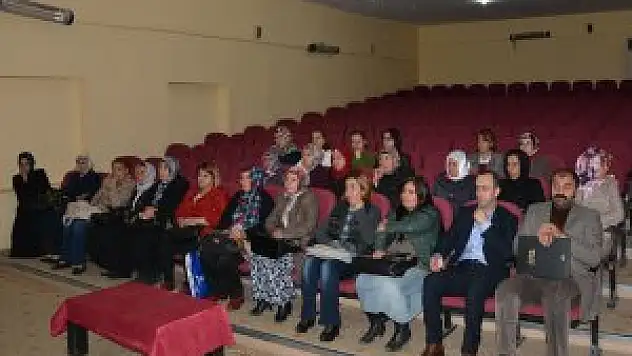 Van'ın Çatak ilçesinde öğretmen ve öğrencilere bilgi toplantısı