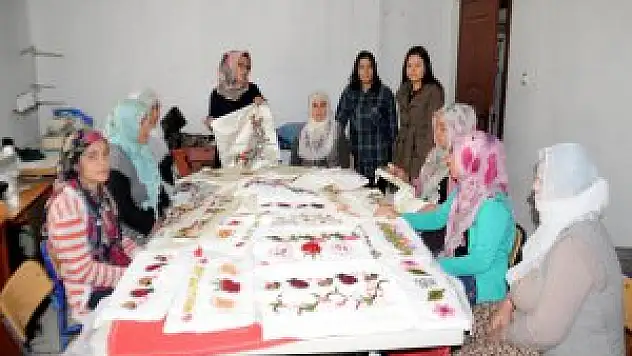Hizan'da mahalle kurslarına yoğun ilgi kurslar açıldı