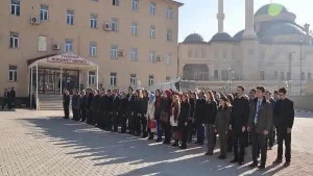 Hakkari'de 24 Kasım Öğretmen Günü kutlamaları