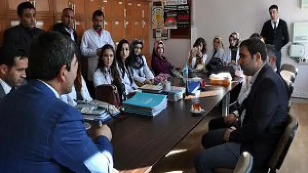 Muş'da 24 Kasım Öğretmenler Günü kutlanıldı