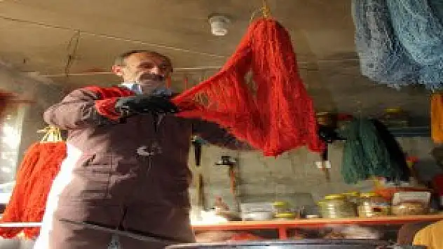 Hakkari kilimlerine ilgi gün geçtikçe artıyor