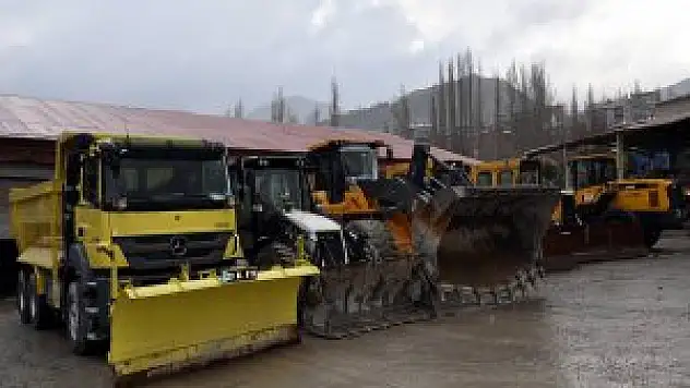 Hakkari İl Özel İdaresi kışa hazırlıkları tamam