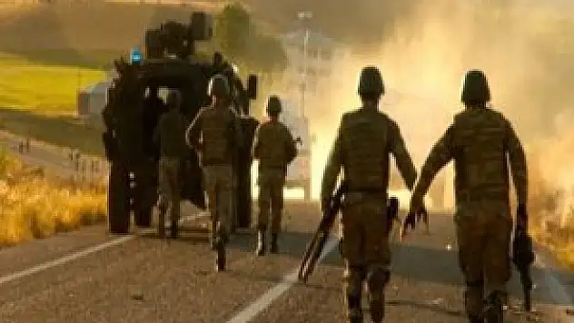 Mardin'de Pkk Bombayı Askerin Geçişi Sırası'nda Patlattı 1 Şehit Var