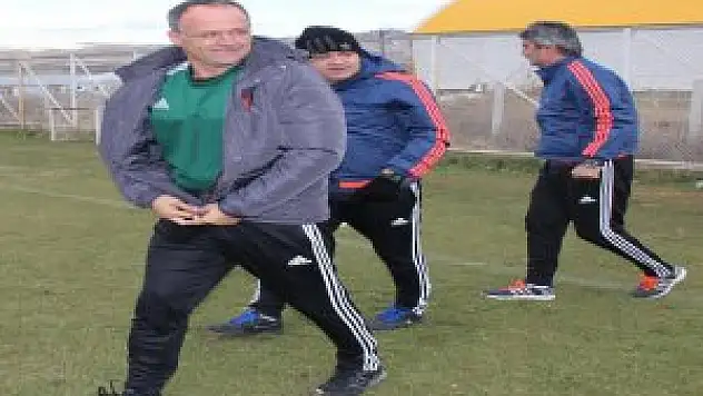 Yeni Malatyaspor Kulübü Başkanı sporculara konuşma yaptı
