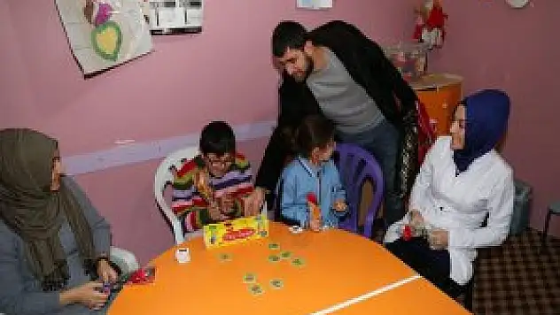 Gençlik Derneği engelli çocukları ziyaret etti