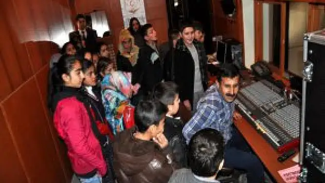 Hizan'daki öğrencilere kurum