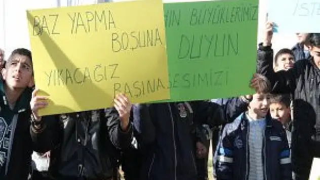 Erzincan'da okul yakınına baz istasyonu