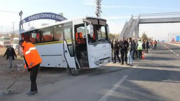 Malatya'da öğrenci servisi ile kamyon çarpıştı çok sayıda yaralı
