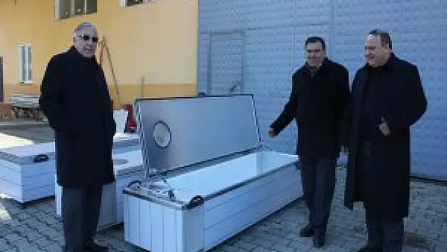 Oltu'da dağ mahallelerine soğutuculu tabut