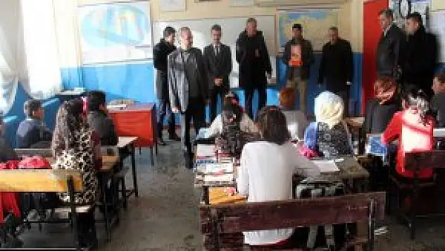Özdemir Doğruyol köyünü ziyaret ediyor