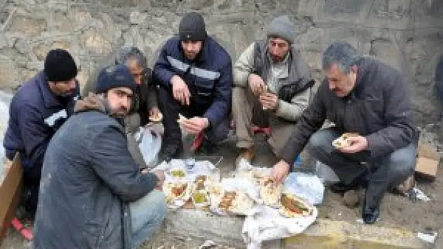 Muş'ta elektrik kabloları yer altında