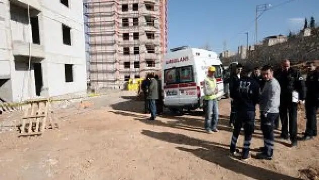 Malatya'da inşaattan düşen hayatını kaybetti