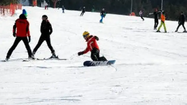 Erzurum Palandöken'de kayak keyfi başladı