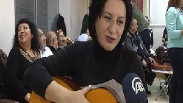 Kanser Hastası Müzik Öğretmeni Müzikle Ayakta