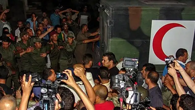 Afganistan'da Taliban'a Saldırı: 28 Ölü