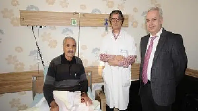 Siroz hastasına çifte müdahale tıp literatürü