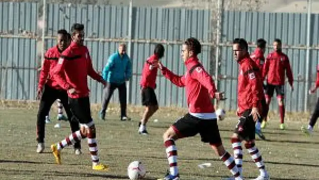 SON DAKİKA Elazığspor devreyi zirvede bitirmeyi hedefliyor