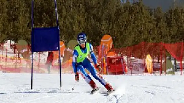 Erzurum'da Üstünsoylu Sarıkamış Kayak Kupası