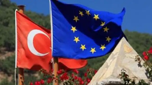 Türkiye`ye AB yardımı dondurulsun