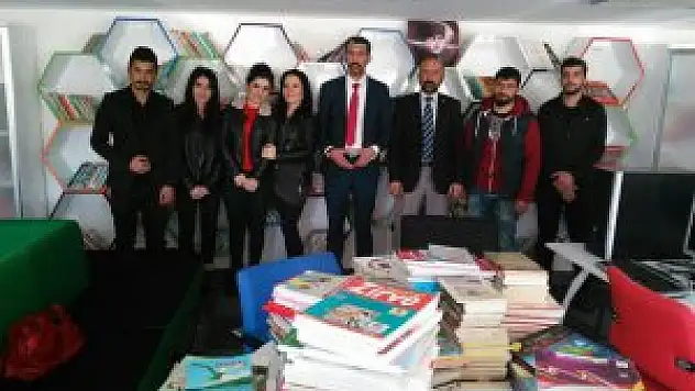 Arguvan'da okullara kitap yardımı