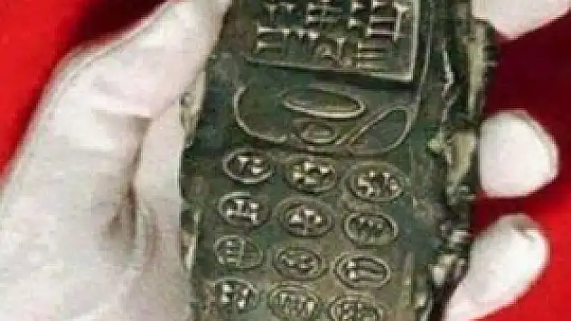 Bu Haber Sizi Şoke Edecek Tam 800 Yıllık Cep Telefonu Bulundu !