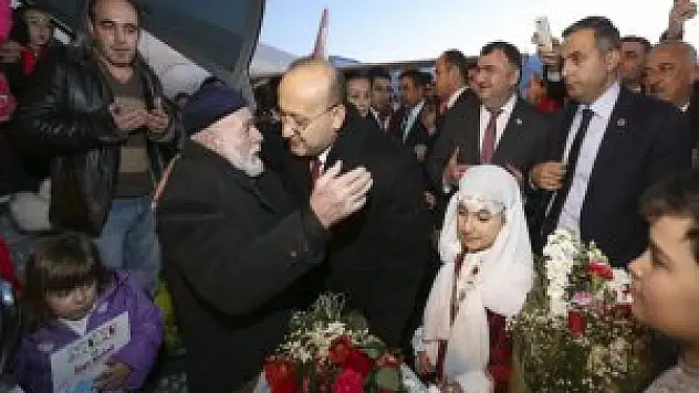 Ahıska Türklerine Kuçak Açtı