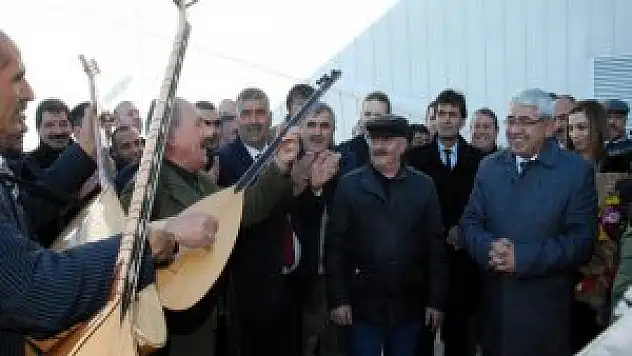 Başkanı'na Sazlı Sözlü Karşılama