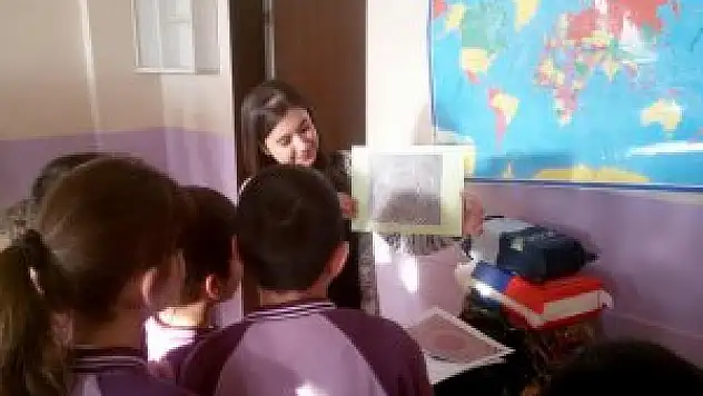 Kars'da Öğretmenlerden Öğrencilere Hediye