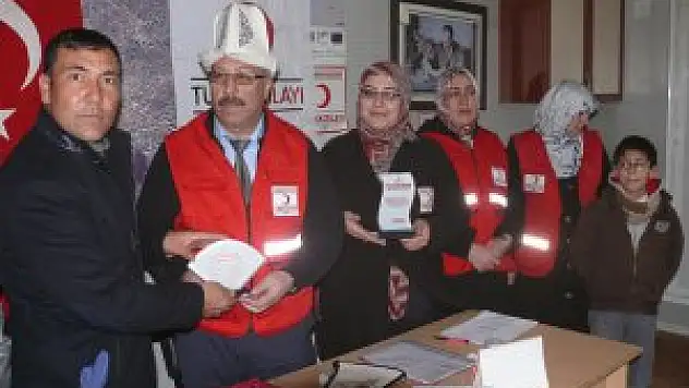 Kızılayından Erciş'teki 152 Kişiye Yardım