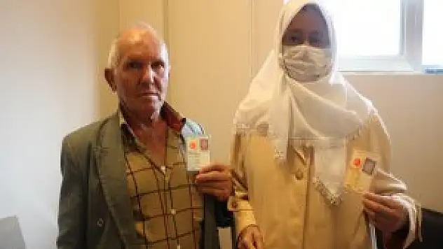 İkinci hayat 51 yıllık eşinden geldi ! Böbreğini eşine verdi