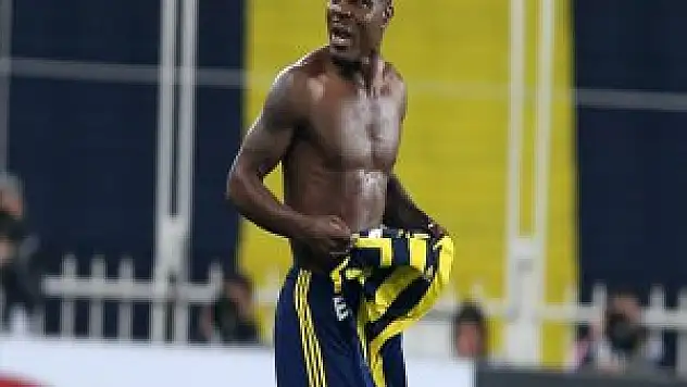 Fenerbahçe'de Emenike Performansı Yönetimi Düşündürüyor ?