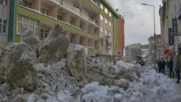 Hakkari'de Karla Mücadele Çalışmaları devam ediyor