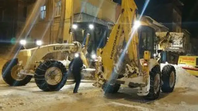 Bitlis'de Kar temizleme çalışmaları devam ediyor