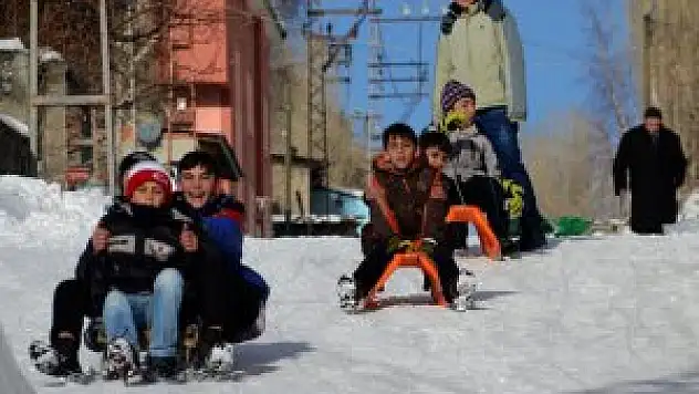 Kars'da Tatil Edilmesi Çocukları Sevindirdi