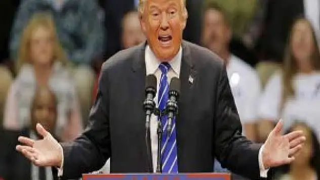 Müslüman Başörtülü Kadını Trump salondan attırdı !
