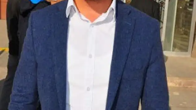 CHP'li gence Cumhurbaşkanına hakaretten 11 ay 20 gün hapis cezası verildi !