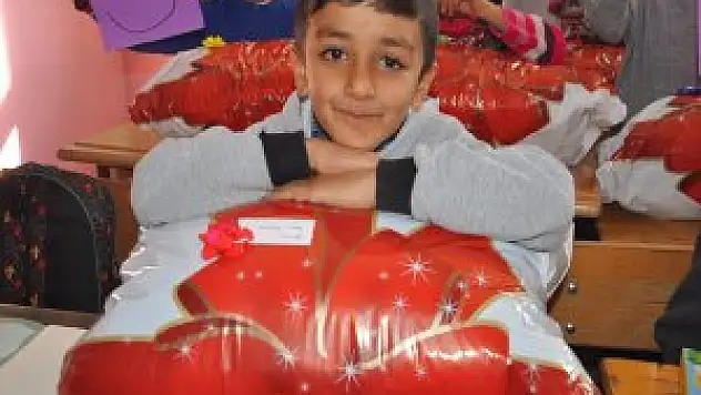 Hakkari'ye yardım eli uzatıldı