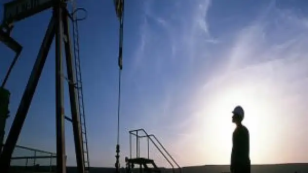 Petrol 'İran' ile 28 doların altını gördü