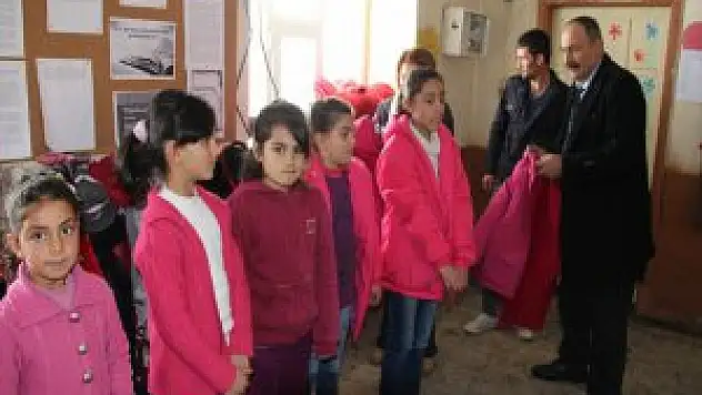 Van'da Başkale'ye Yardım Eli uzatıldı
