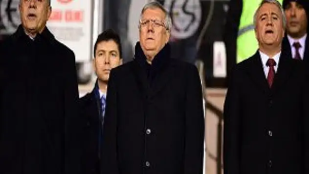 Aziz Yıldırım küfür yüzünden tribünden ayrıldı