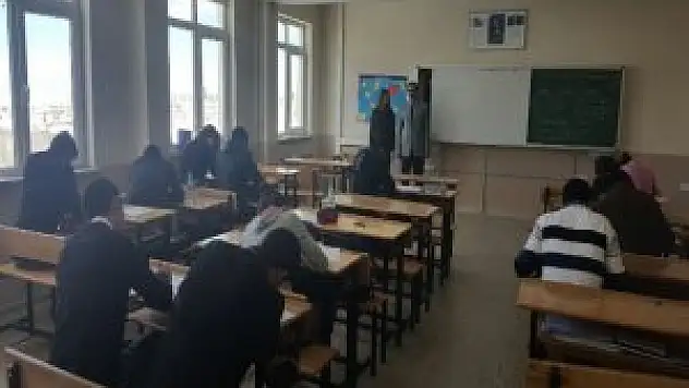 Diyadin'de TEOG ve YGS Deneme Sınavı Yapıldı
