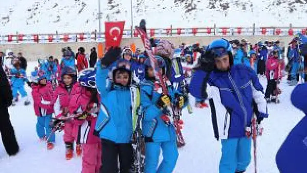Erzurum'da 5 Bin Öğrenciye Ücretsiz Kayak Öğretilecek