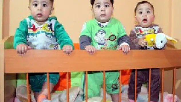 Suriyeli üçüzler Türkiye'de hayata gülümsüyor
