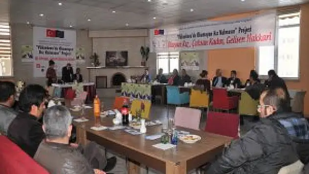 Hakkaride Okumayan Kız Kalmasın Projesi