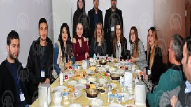 Üniversiteli kızlar istihdam edildi