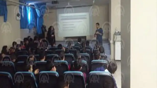 Van'da Ergenlik eğitimi verildi