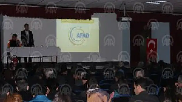 Van'da Deprem Yangın Arama Kurtarma Eğitimi